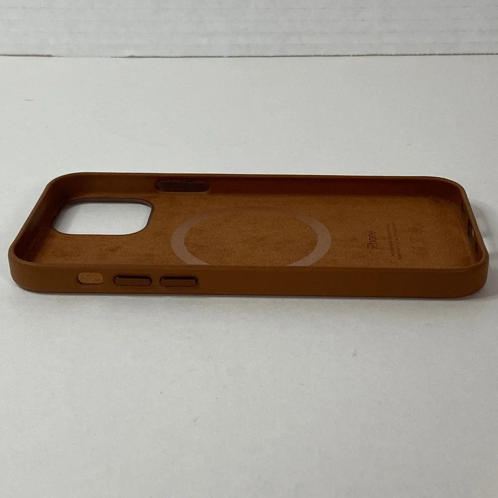 Apple iPhone 12 12 Pro Leather Case MagSafe Saddle Brown A2494 MHKF3ZM/A